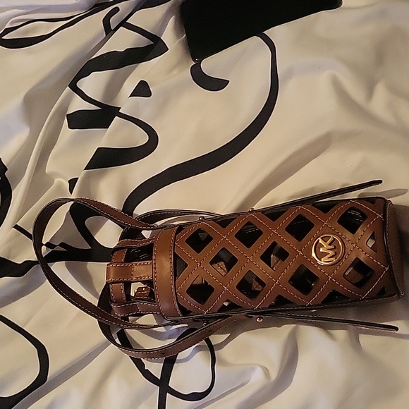 Michael Kors Other - ♥︎◇VERY RARE◆♡ Michael kors water bottle holder